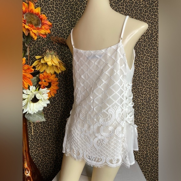 🌴3/$30🌴DOE & RAE White Embroidered Sleeveless Corset Side Tie Tank Blouse NWT - Picture 8 of 11
